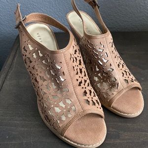 NWOT!!! Cute summer slingbacks!!! 👡👡